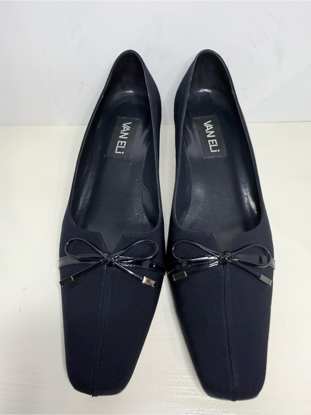 Vaneli Navy Bow Square-Toe Leather Sole Pumps Heel Size 8.5
